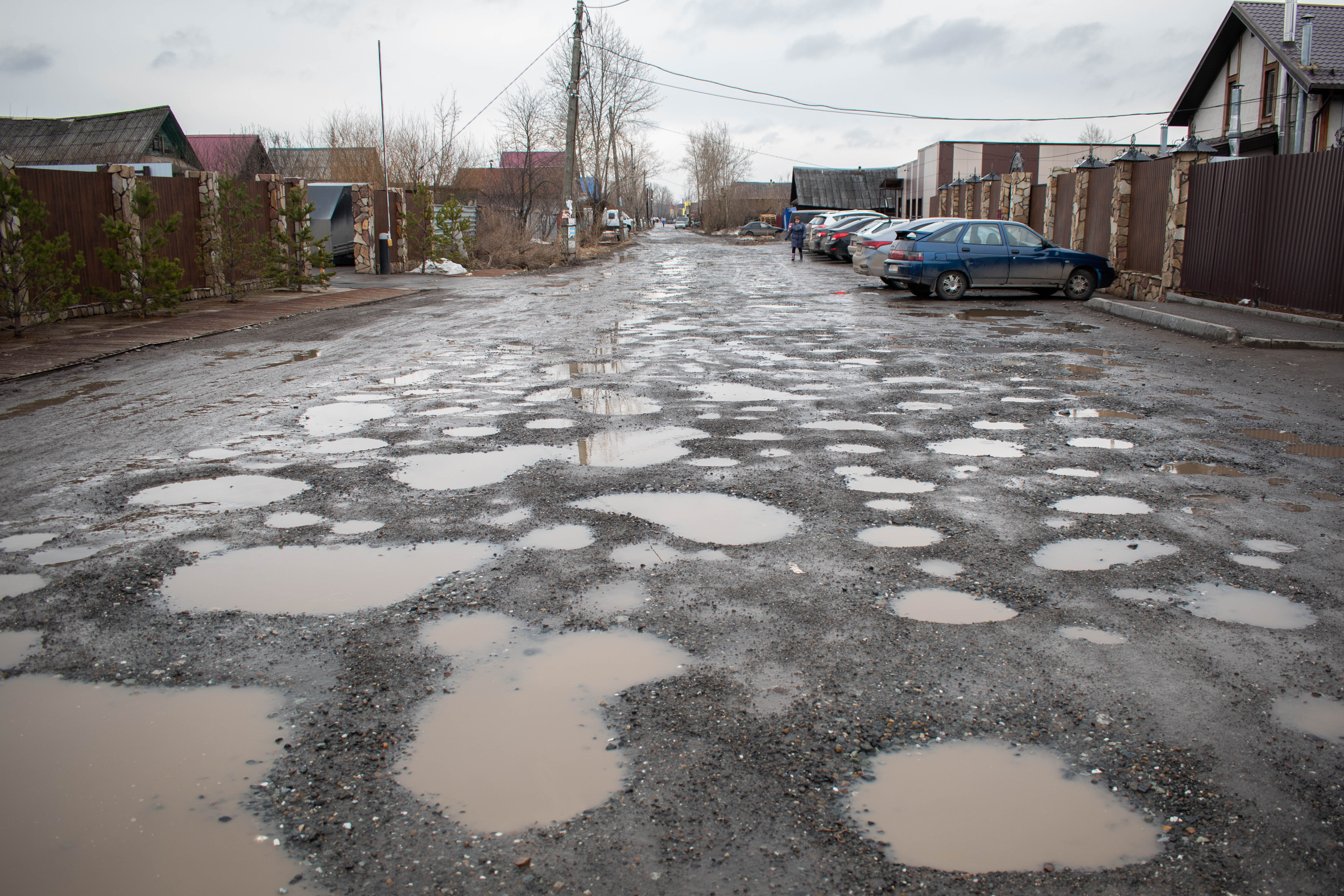 Дорога через «Болото»: жители частного сектора в Ижевске просят власти  отремонтировать улицы - KP.RU